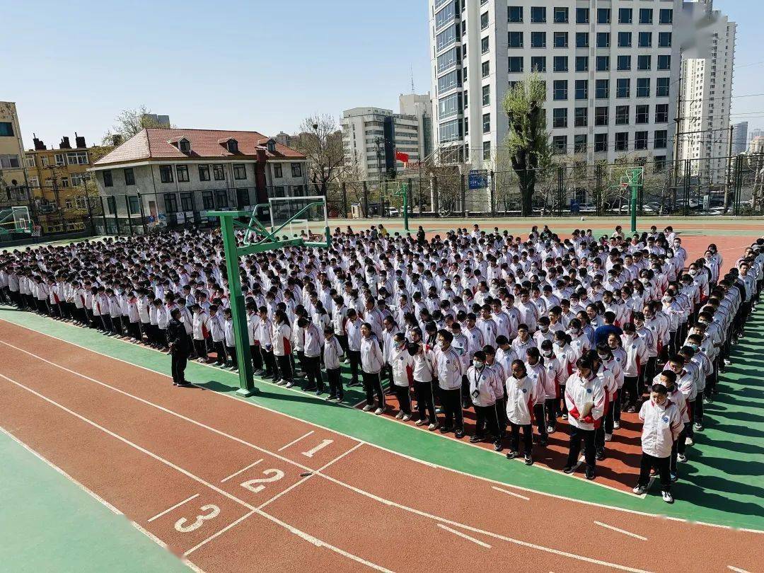 安全教育|青岛三十七中开展国家安全教育日宣传暨应急逃生演练活动