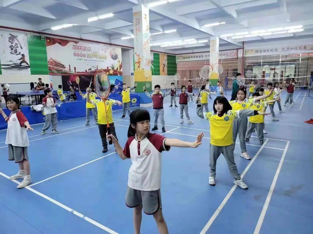 训练中心总部设在博罗县启正学校体育馆一,二楼,总面积2800平方米,是