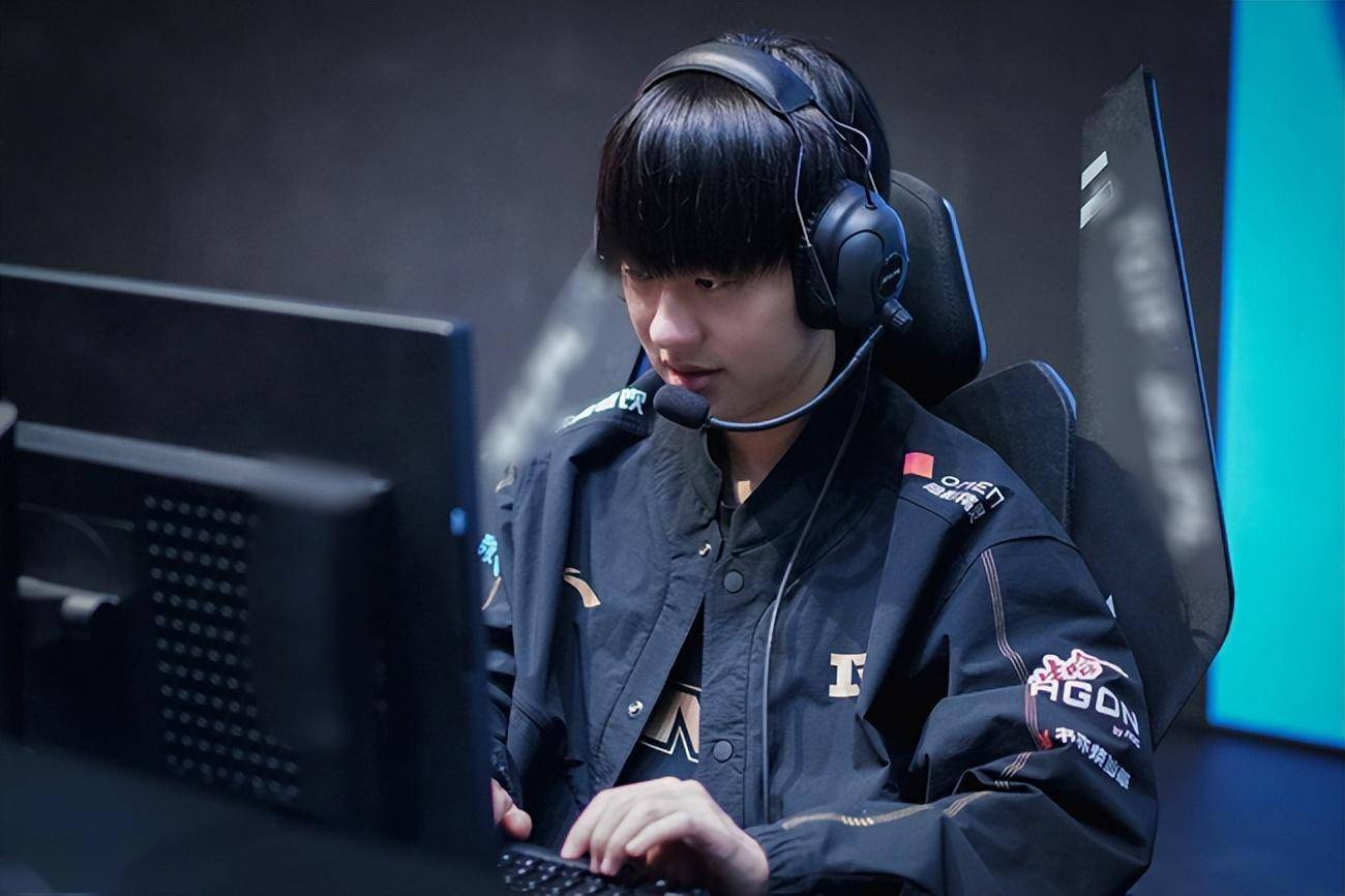 lol:rng辅助ming直播爆料夏季赛新中单:"m"开头的四个拼音
