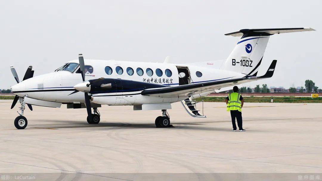 我国哪些地方可以坐到小飞机?_航线_政府_窗帘