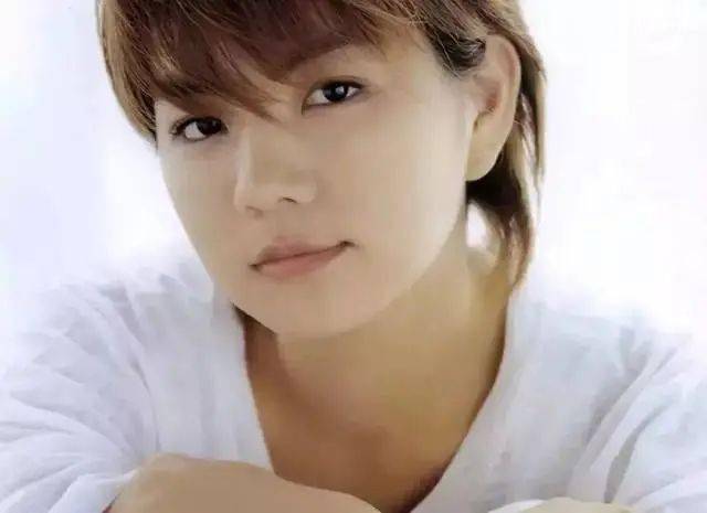 子的陈嘉桦就有些受不了了,毅然剪掉:我五官比较立体,留短发蛮好看的