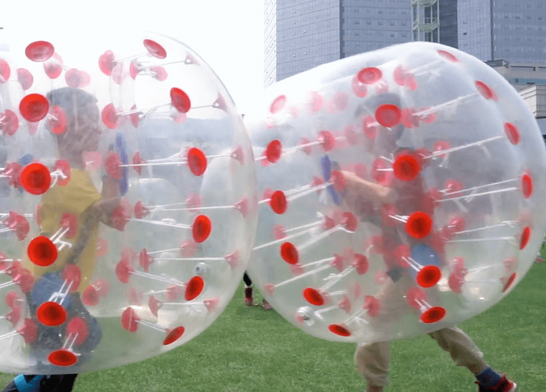 2v2,自行组队,穿戴泡泡球装备进行比赛03模拟射击无依托的姿势持激光