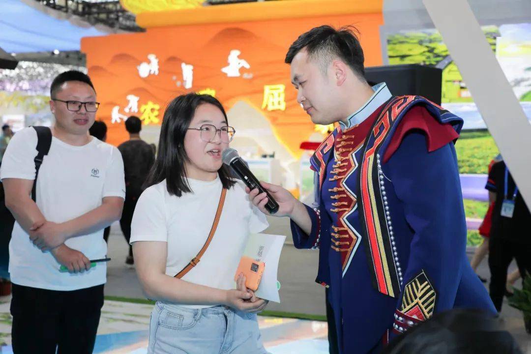 获得了景区门票,黄精茶等农特产品对利川文旅资源如数家珍嘉宾们热情