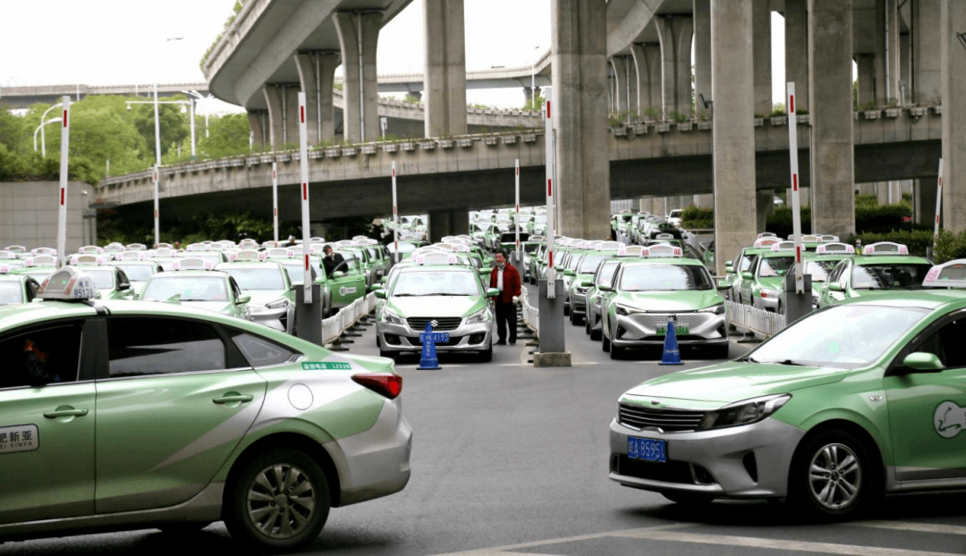 合肥南站刚刚发布_到达_旅客_出租车