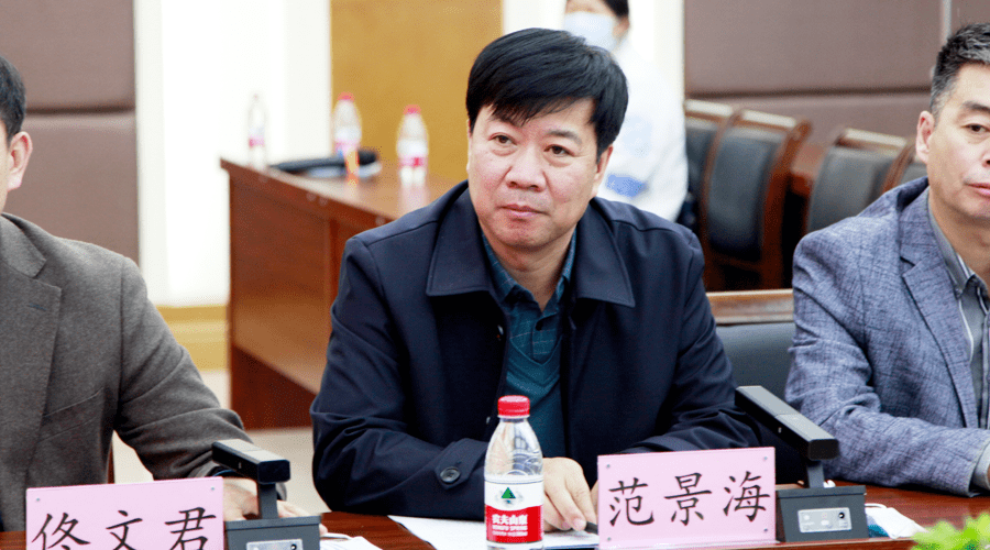 望奎县政府副县长崔跃丽首先致辞,代表望奎县人民政府对吴玉宝一行的