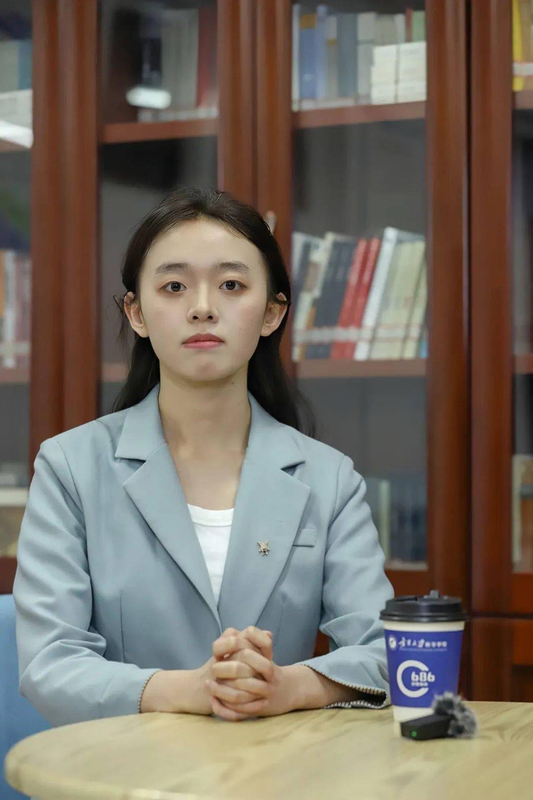 朱晓莉老师文法外语系分享者:与我们初次见面"阅见·新华"书籍分享