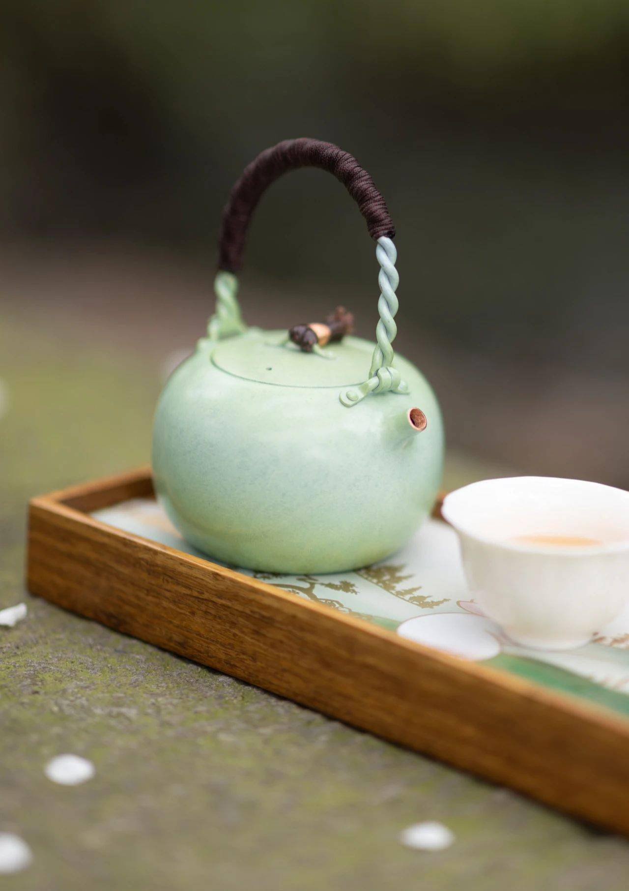 赏春饮茶,才是春天的正确打开方式_生活_铜器_铜壶