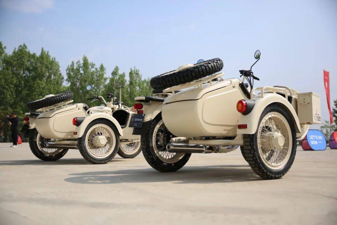 98万起,国产首款500级双缸挎子鑫源龙卷风520来袭!_搜狐汽车_搜狐网