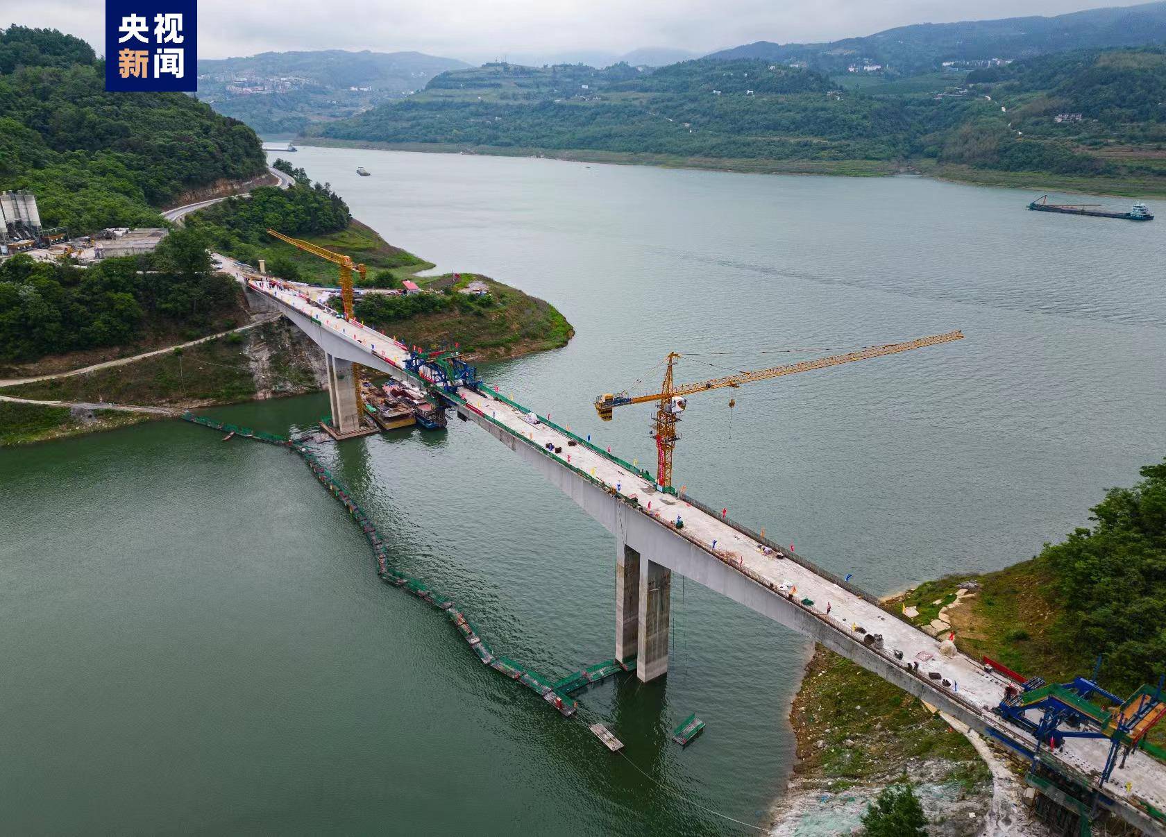 据了解,万州沿江公路从万州长江大桥至忠县交界处全长54公里,总投资6.