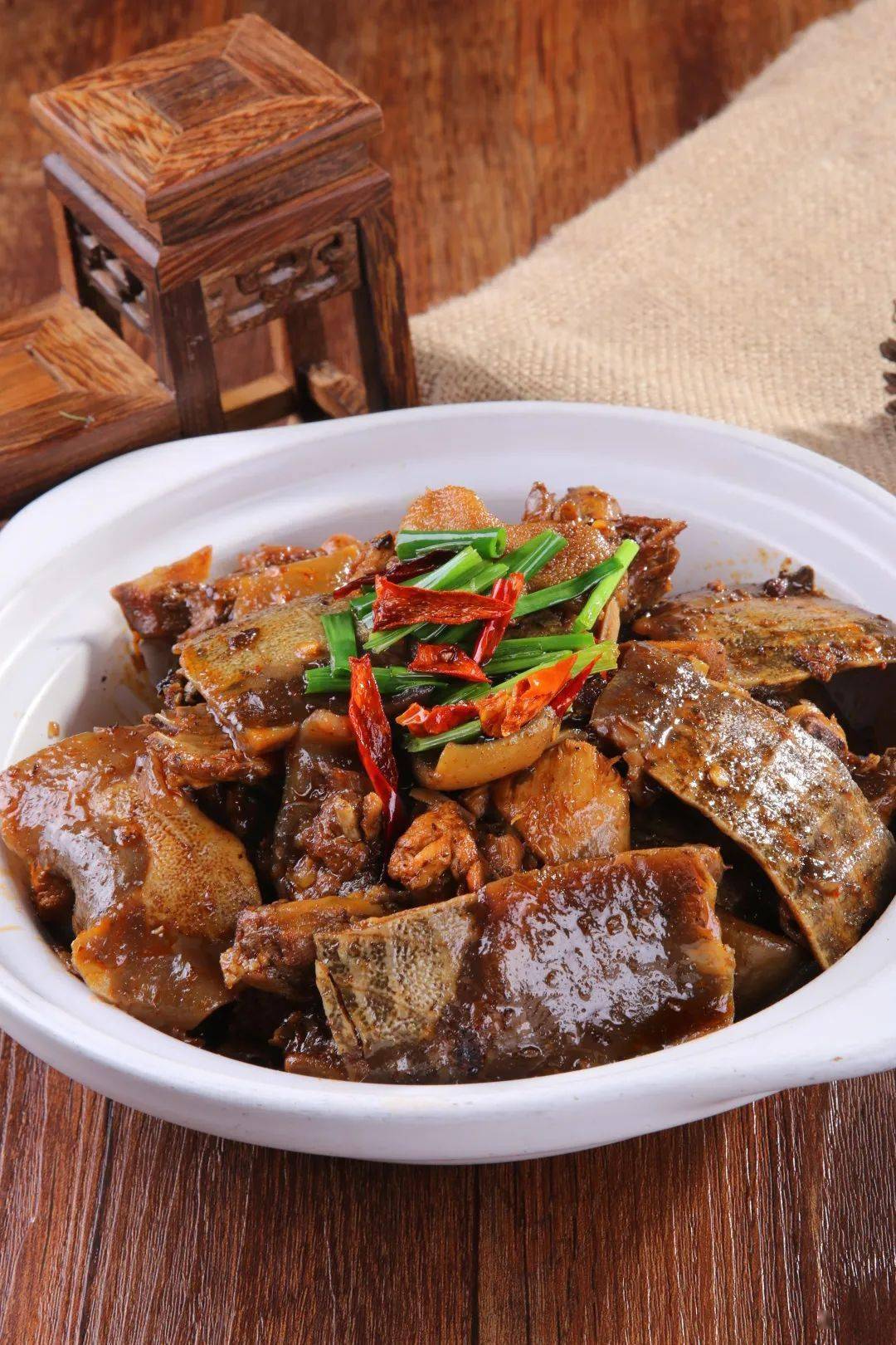 大肠汤,旱鹅块,老鸭汤……一道道信阳菜以其独特的用料和烹饪技法