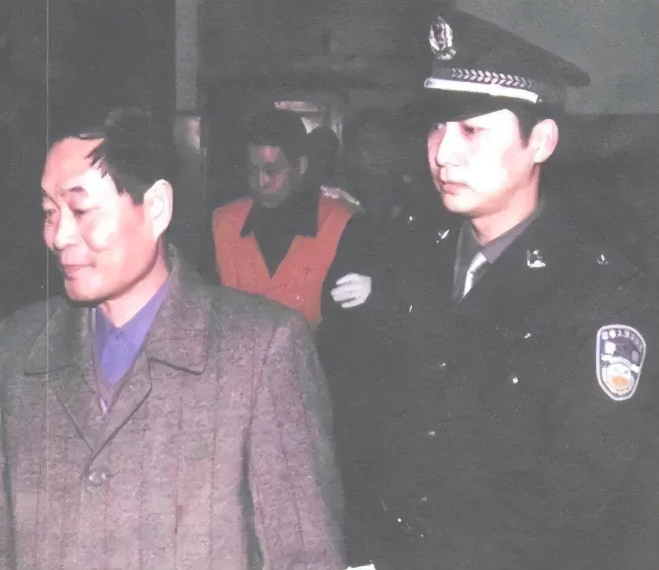 01年芜湖女局长被捅27刀身亡,主凶竟是市政法委书记,有何仇怨?