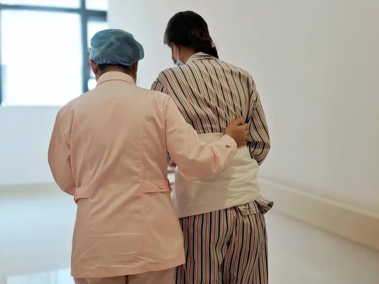 别躺着不动了,产后下床活动的这些好处,你知道吗?_进行_运动_宝宝