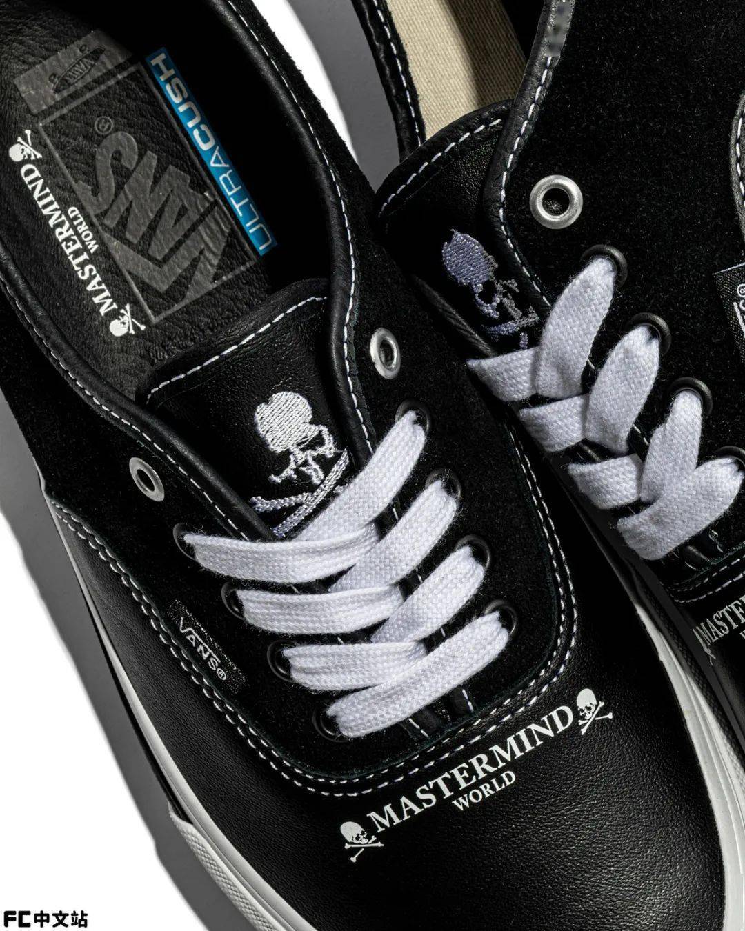 属外底部分水晶材质呈现出 vans 黑白棋盘格图案并点缀 mastermind