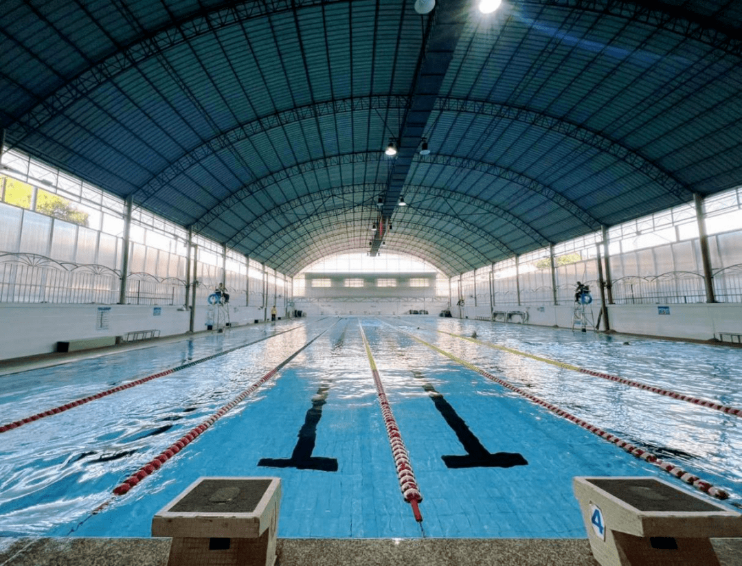 温泉体育中心游泳馆图片