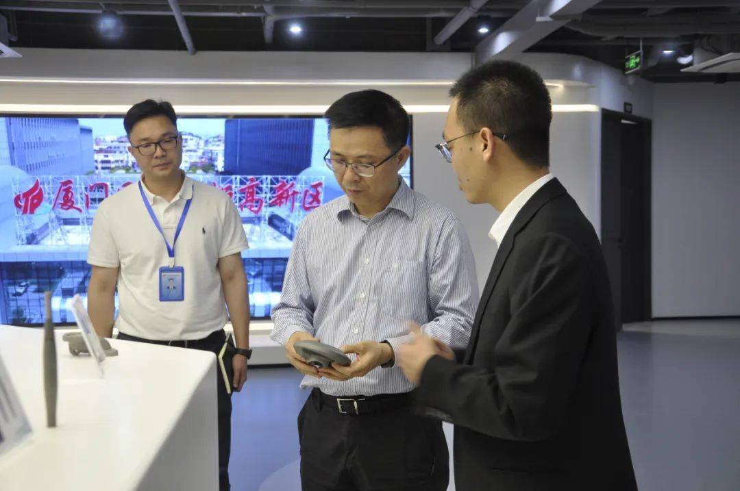 节前检查不松懈 拧紧园区"安全阀"_创新中心_工作_赖建州