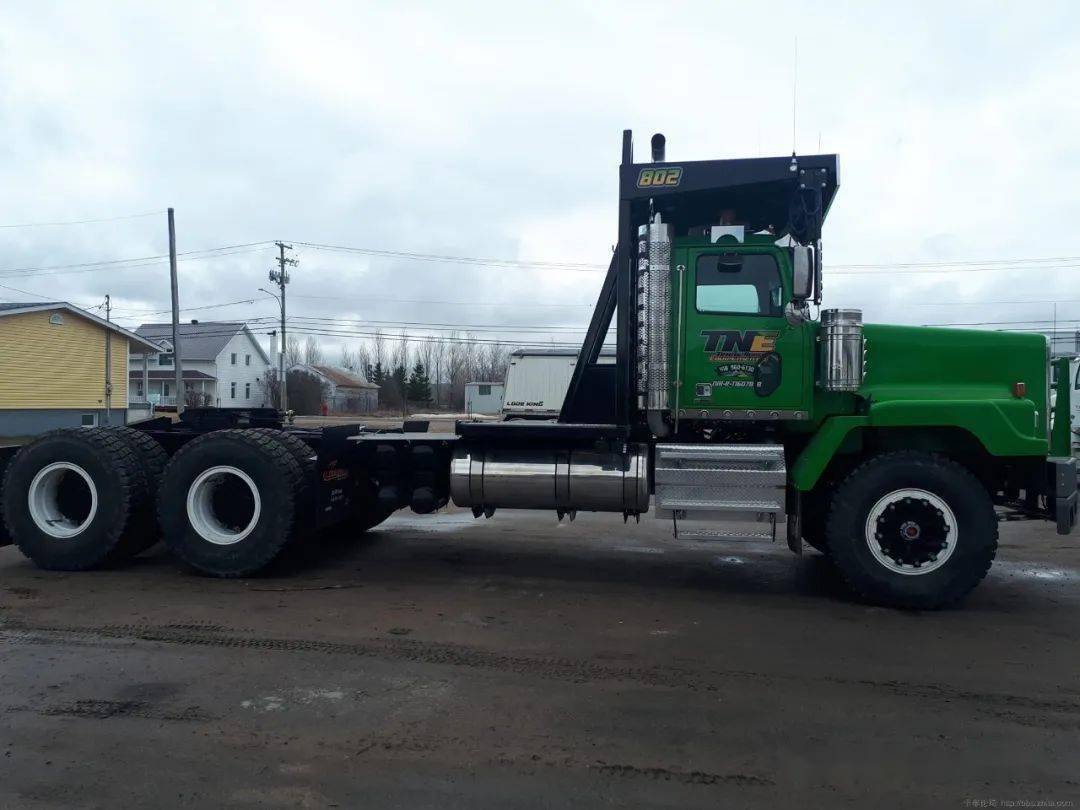 美式狂野代表作 西星打造业界首台49x重型伐木卡车