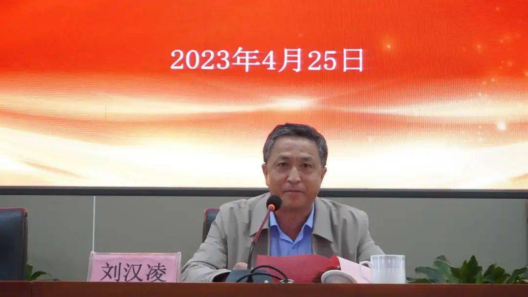 兴国县教科体局领导刘汉凌,兴国三中党总支委员,副校长