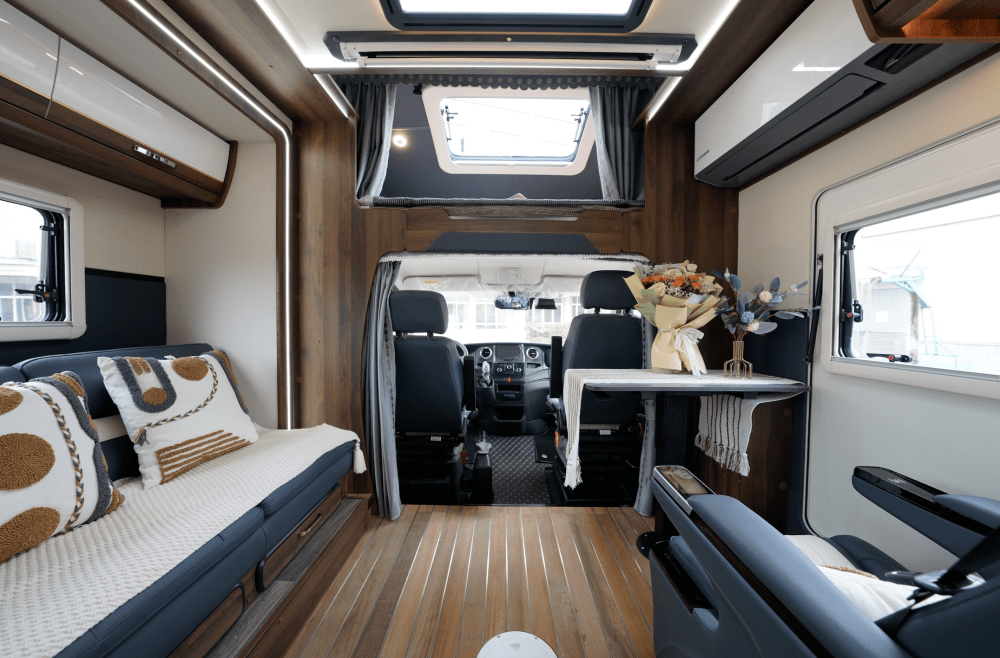 铂驰铂金系列单拓展房车发布