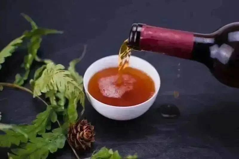 朗诵吧|《老酒一杯慰风尘》(节选)——记龙涓红酒给过的暖,作者:沈页