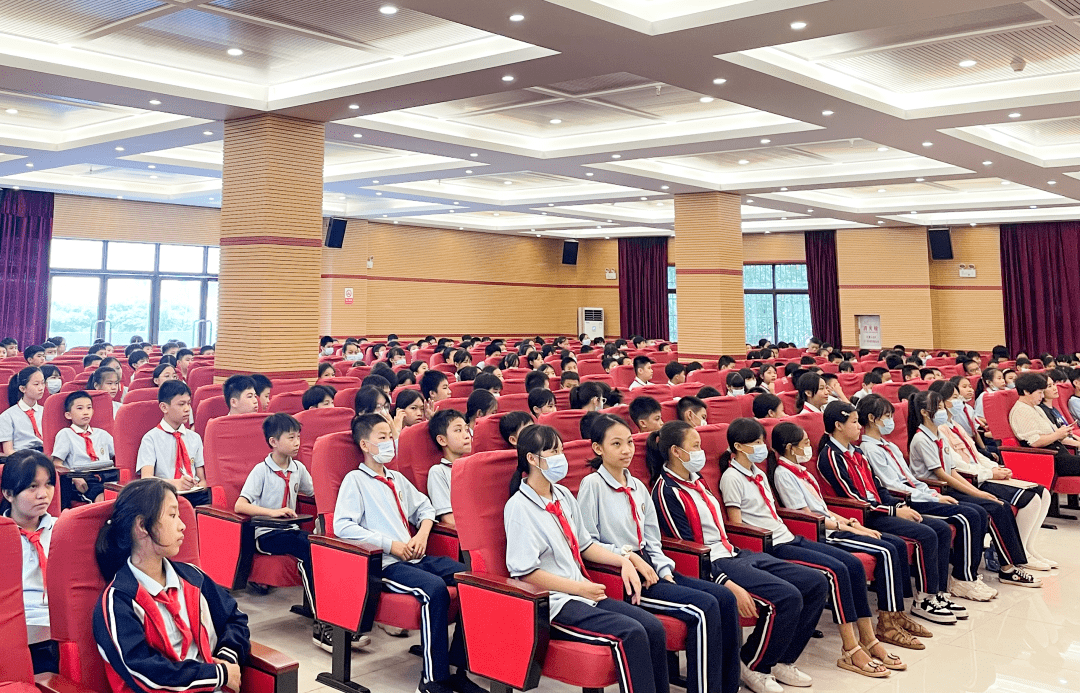 2023年4月12日,民革三亚市委会与六道大社区社工站联合在市第十小学