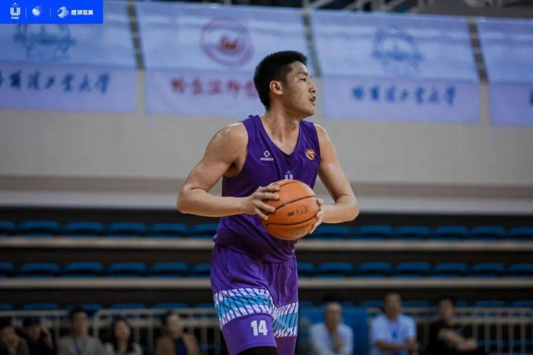 队员杨曦皓在防守端,杨曦皓,刘庆闻展现出来强大的护框能力,多次送出