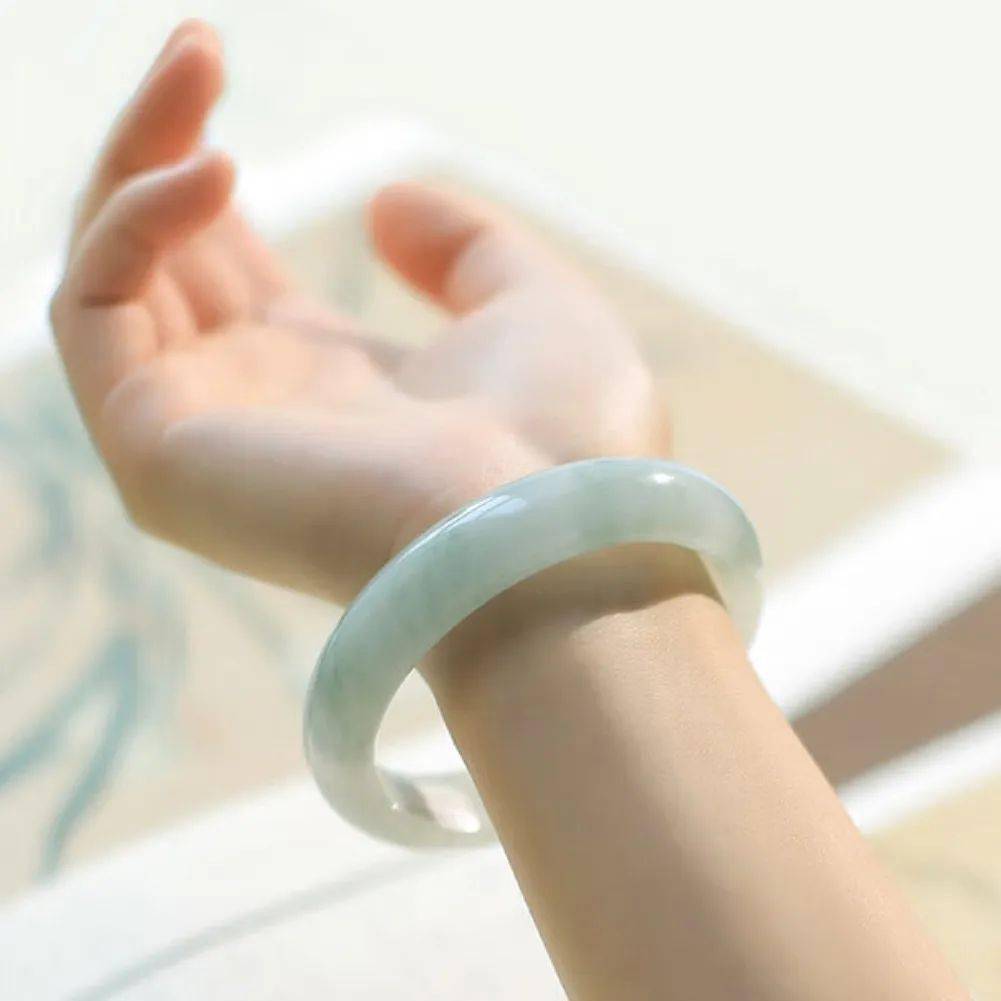 天山冰翠玉石手镯_金丝玉_玉镯_寓意