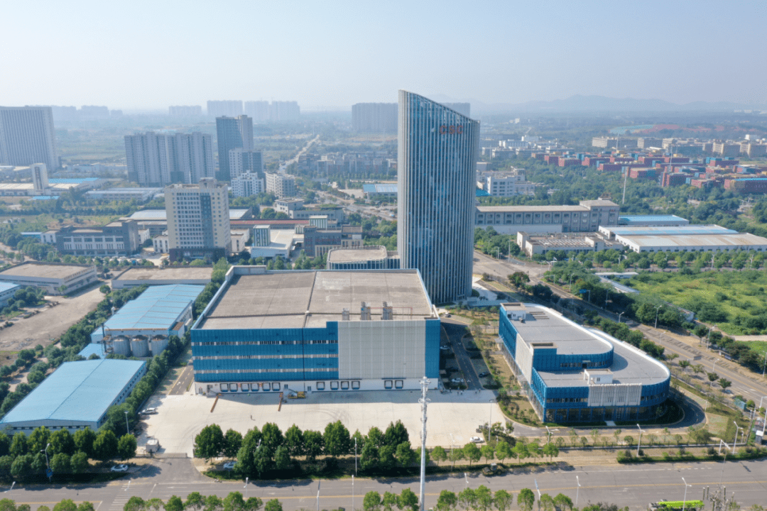武汉新城这座大厦建成投用,总部企业落户最高奖励1000万_创新中心_种业_发展