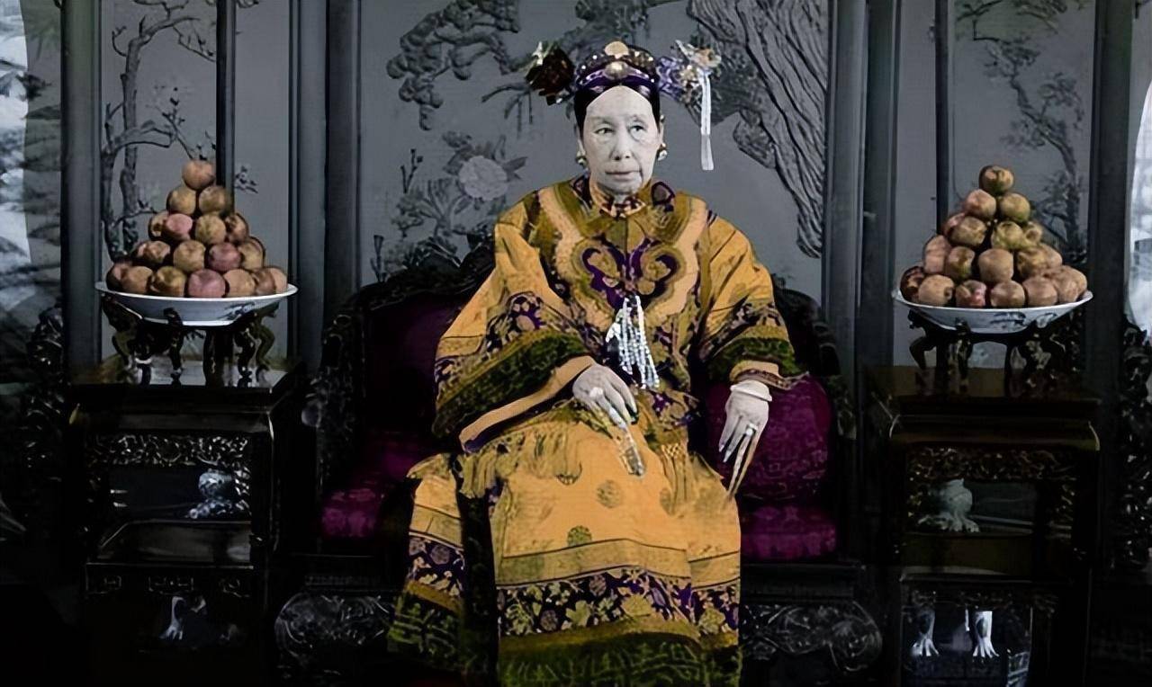 慈禧的真实照片,被美国博物馆珍藏至今,这才是她的真实样貌_北洋水师_