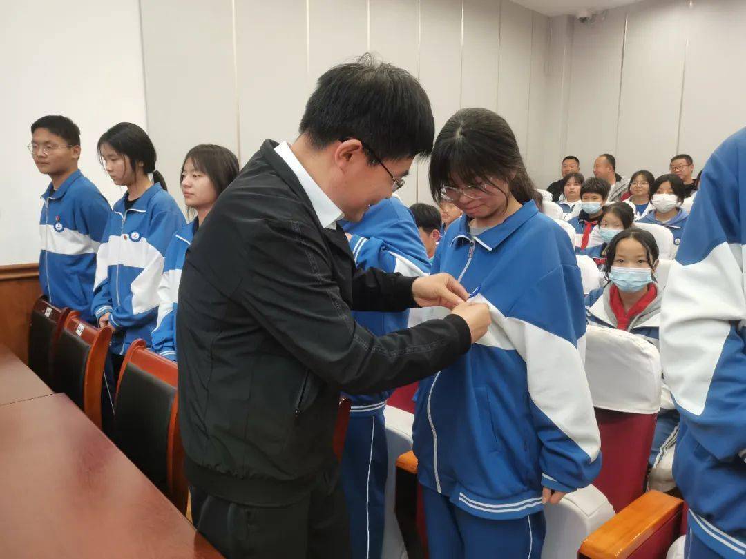 【矢志艰苦奋斗 传承陇人品格】徽县2023年示范性集中入团仪式举行_第