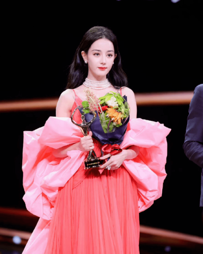 杨幂嘉行官宣?刘昊然黑热搜?热巴资源?鞠婧祎无综艺?张翰娜扎复合?