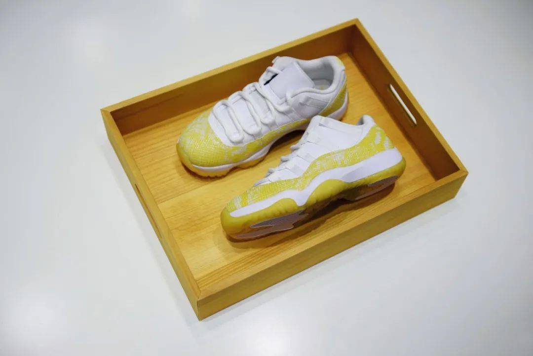 SOAR 新品预览｜WMNS Air Jordan 11 Retro Low “Yellow Snakeskin”_