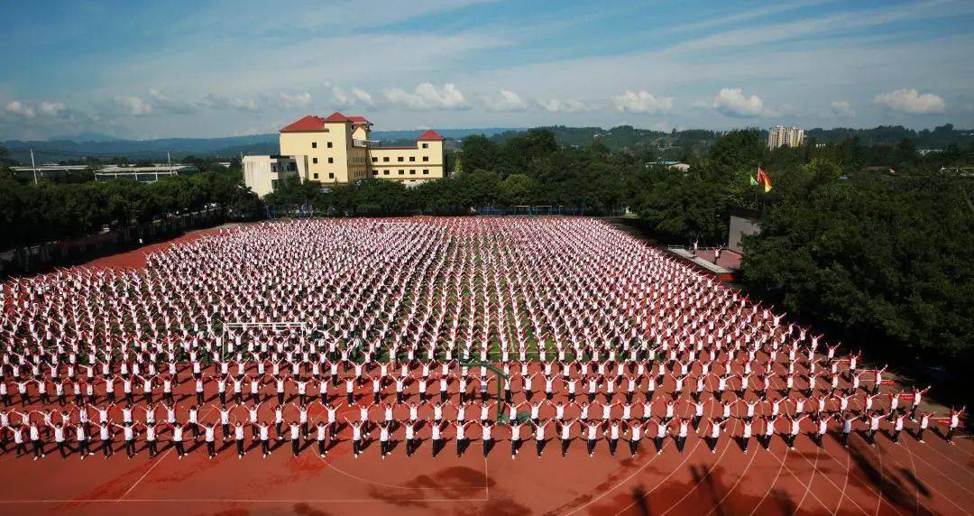 【眉州校园】洪雅县实验中学校:青春学府魅力校园_教育_劳动_活动