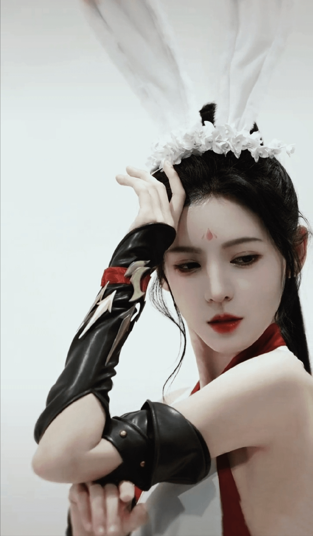 张予曦cos很吸睛,性感红裙搭白兔耳太犯规_官方_女神_暗器