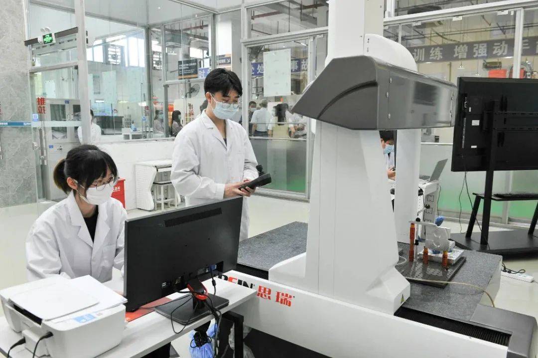 健康管理学院,智能技术学院,汽车技术学院,先进制造学院等5个二级学院