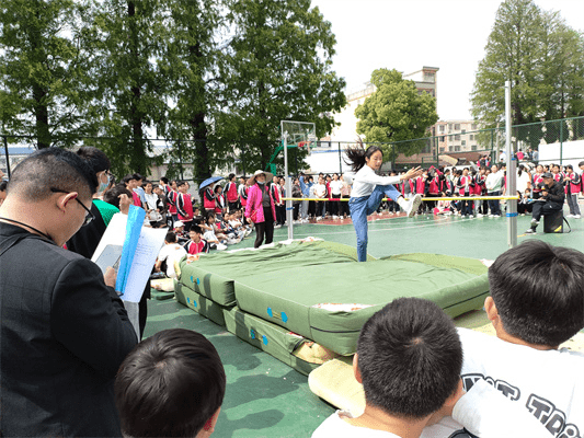 宿松县实验中学:田径运动会让孩子们尝到了甜头_比赛_同学_年级
