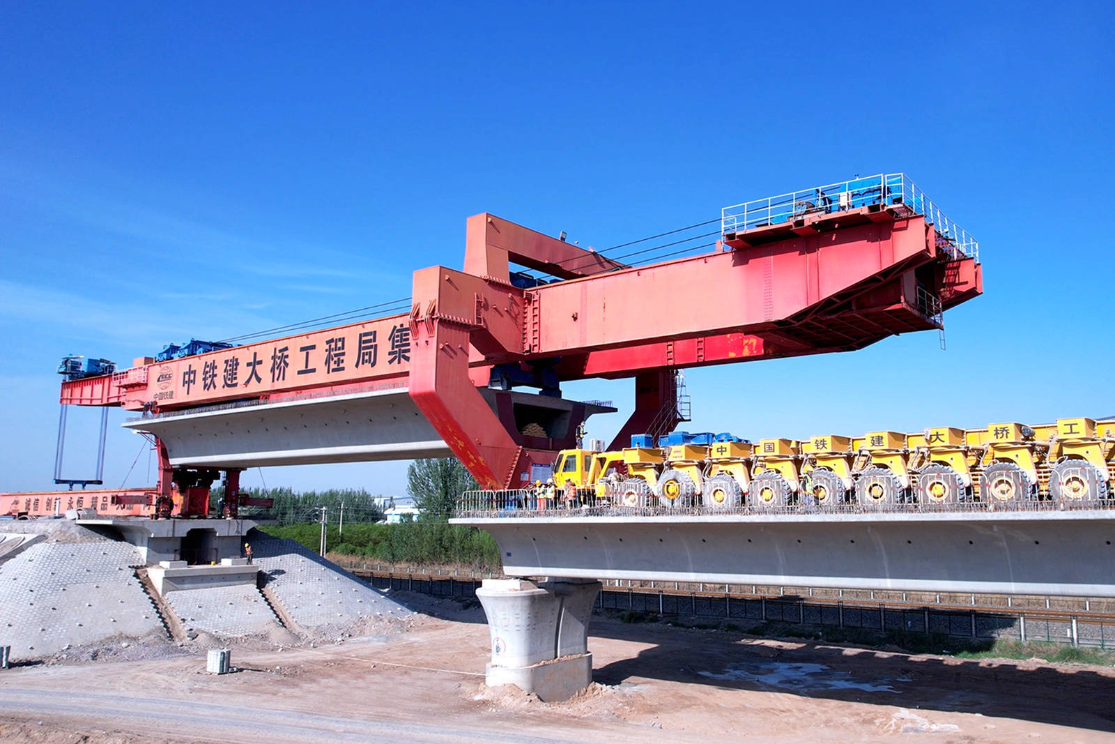 包银铁路惠银三标,起点位于洪广镇特大桥桥头,终点接入在建银西高铁