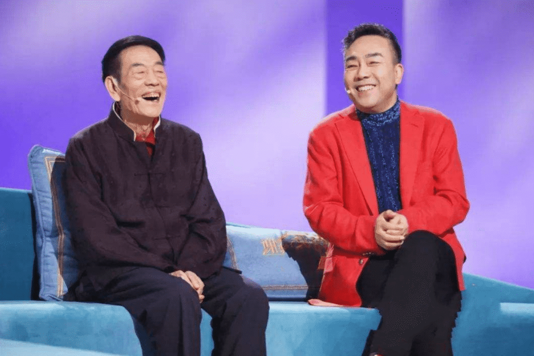 郭德纲被杨少华幼子挑衅拍脸,表情太真实_杨议_天津_时候