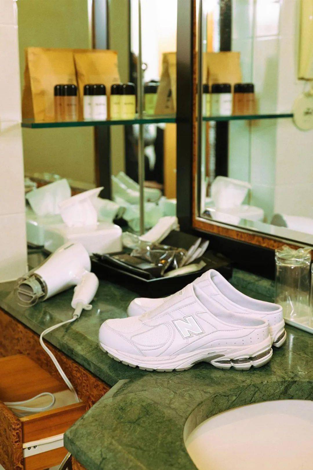 adidas 正式确认重新发售 yeezy 联名产品 | hb daily_vans_josu_系列