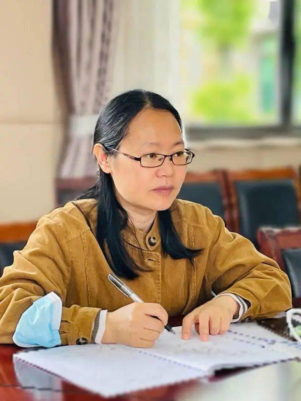 徐玉珍老师首先了解塘外小学本学期特教工作的开展,包括随班就读学生