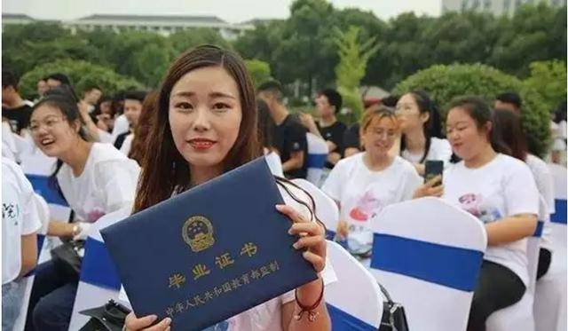 大专生迎坏消息,"专升本"制度大换血,又一条路被堵死?_考试_学历_高校