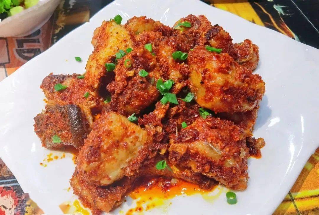 霉鱼,霉豆腐茄子顿椒笋包薯包饼藤田特色菜肴--魔芋豆腐烟熏腊肉仔