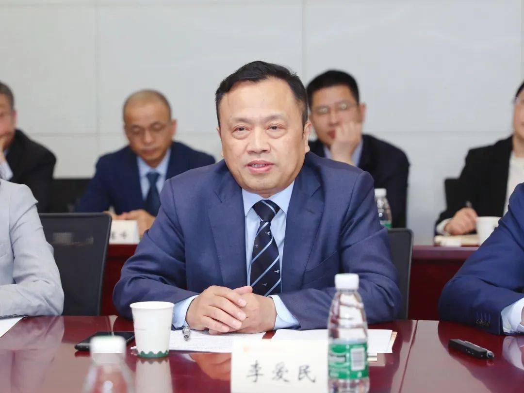 (医务部 文永思)座谈会上,李爱民表达了对省政府结对帮扶项目的支持和