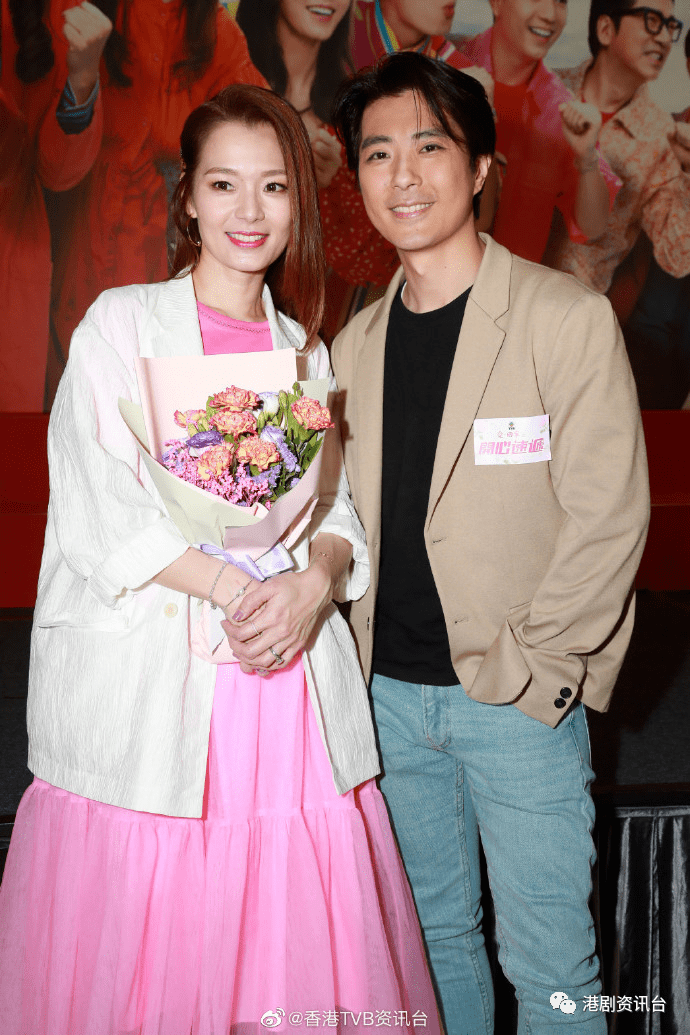 吕慧仪及张景淳在剧中结婚后首次一同出席商场活动,吕慧仪表示今日收