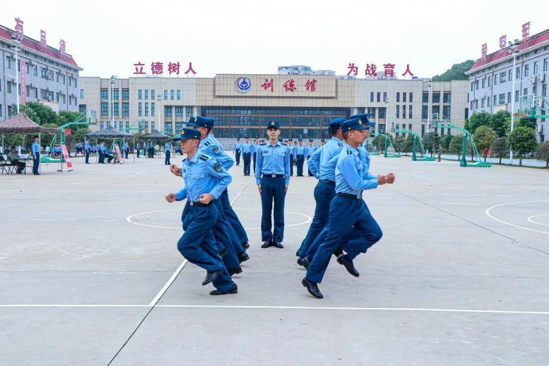 畢業聯考來襲,看軍校學員霸氣迎戰!_考核_訓練場_素質