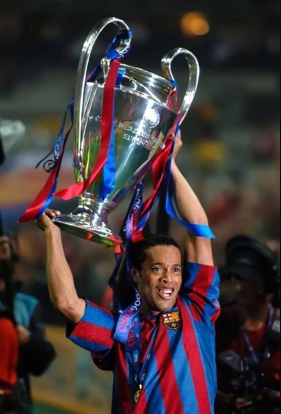 小罗晒照庆祝06年登顶欧冠:难以形容今天的情绪_巴萨_直播_逆转