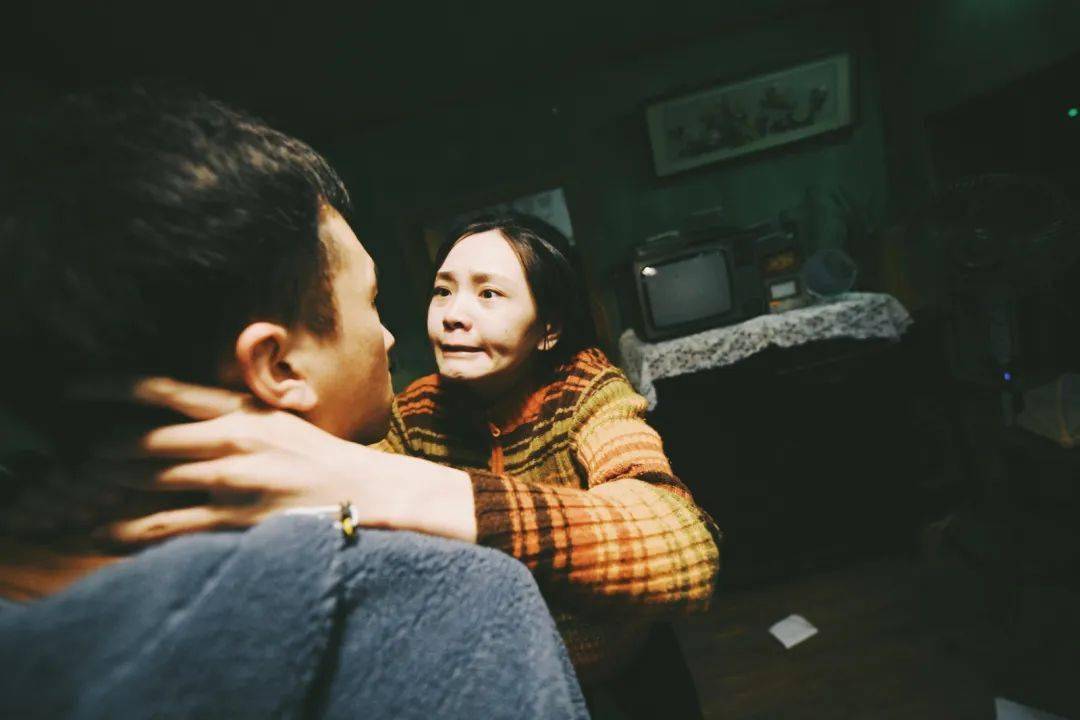 饰 韩小龙许子皓饰 刀疤刘啸尘饰 刘警官齐白雪饰 邻居,大熊周叶饰 朱