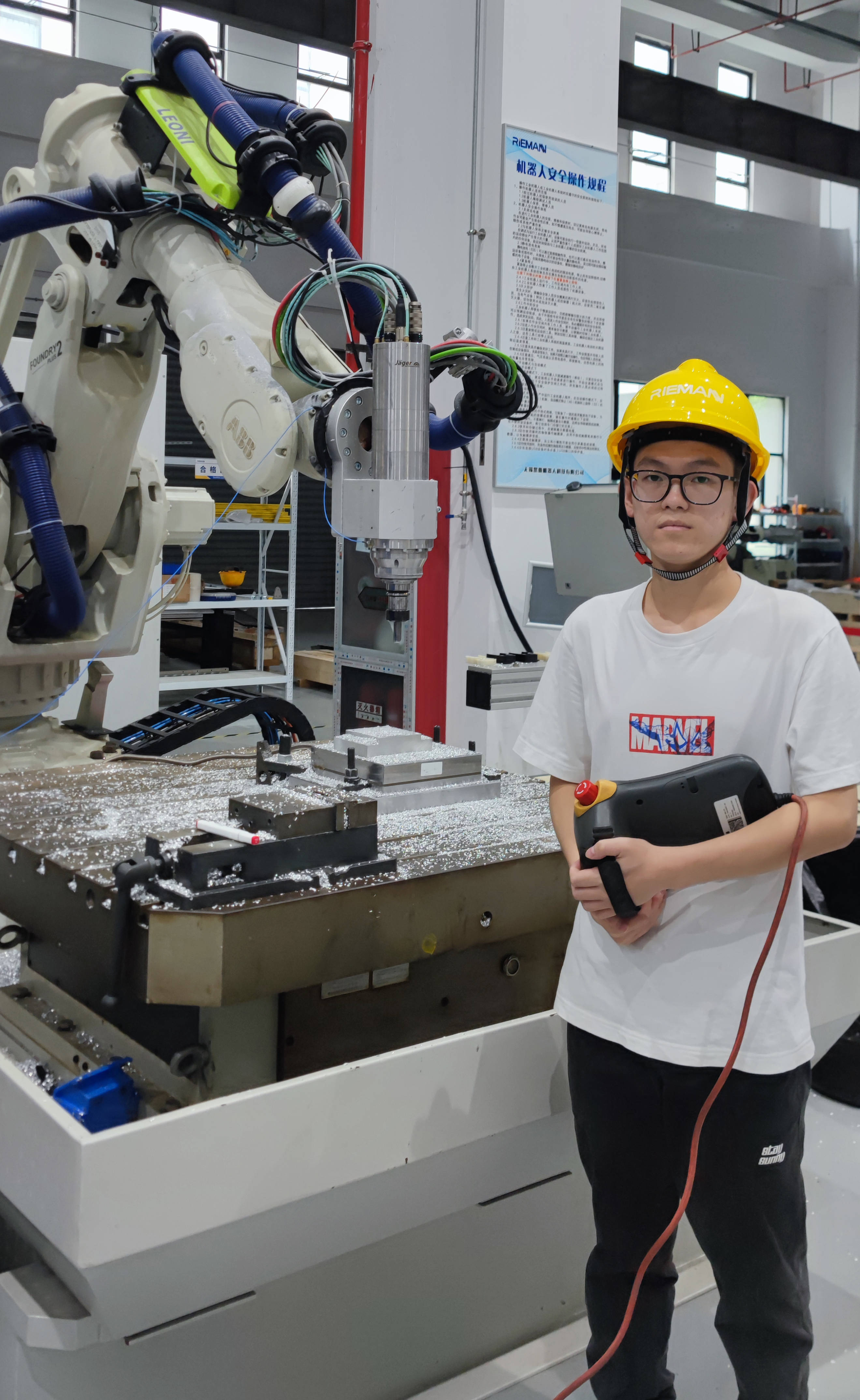 new技术新职人①助力智能制造他们是智能制造工程技术人员