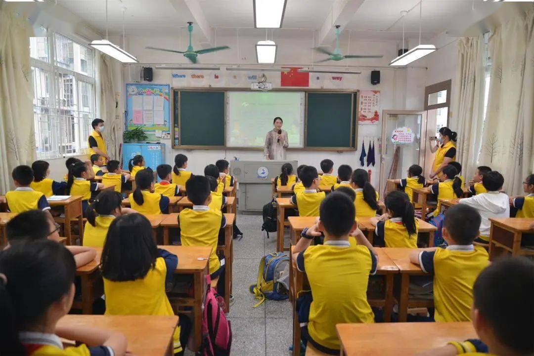 "爱陪伴我们成长"进校园 | 走进河源市第三小学_活动_汉字里_文化