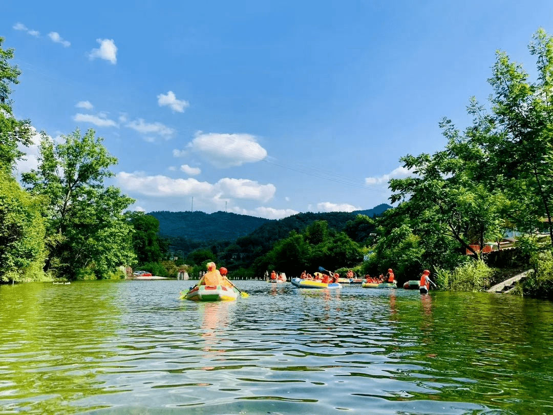 山青葱妩媚清沟的夏天清沟地址:四川省江油市厚坝镇带上家人小住几日