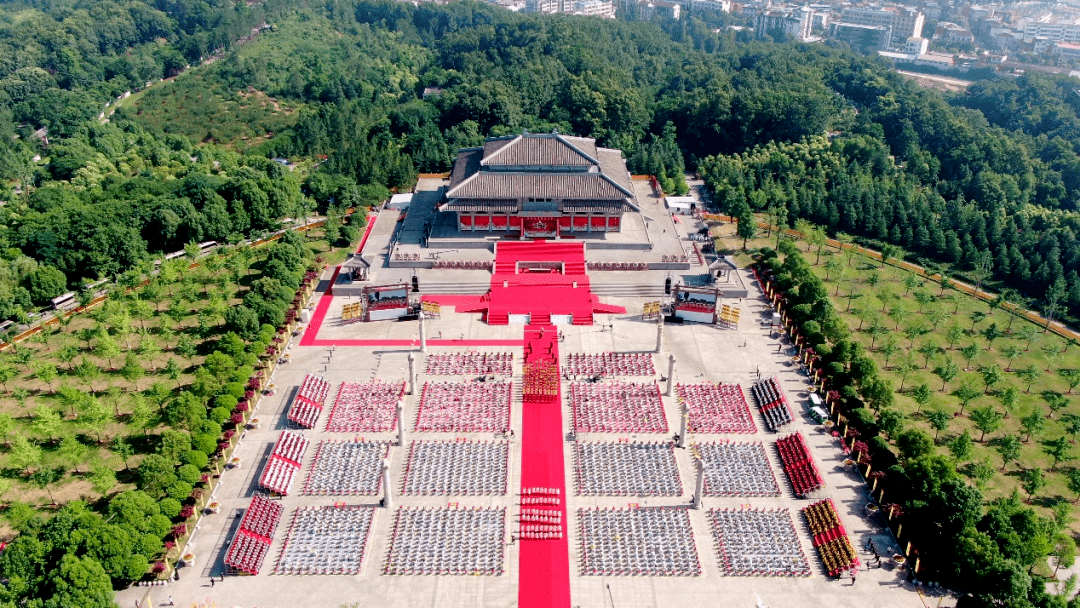 随州扛起弘扬炎帝神农文化的大旗,高标准规划建设炎帝故里风景区,连续